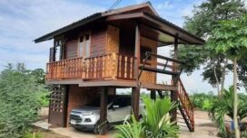 Desain rumah panggung kayu modern